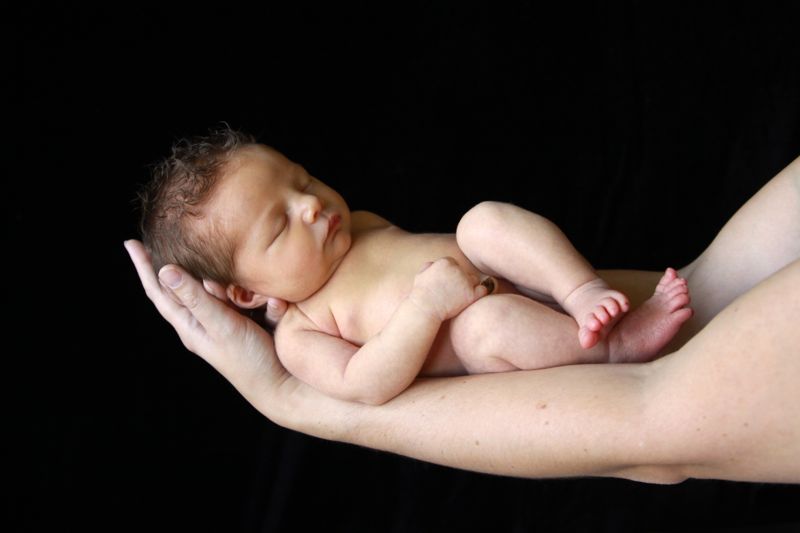 20 Adorable Newborn Portrait Trends
