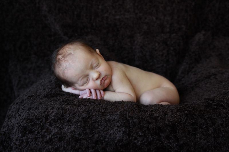 In Home Newborn Photo Poses to Try: CT Lifestyle Newborn Photographer