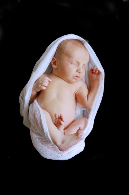 Newborn Photography - How to Pose OLDER Newborn Babies - FIXED AUDIO -  YouTube