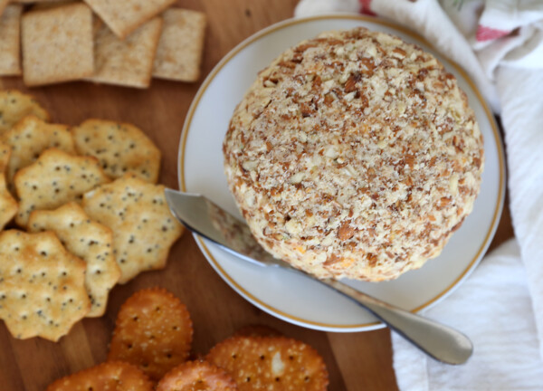 THE BEST Bacon Ranch Cheese Ball - It's Always Autumn