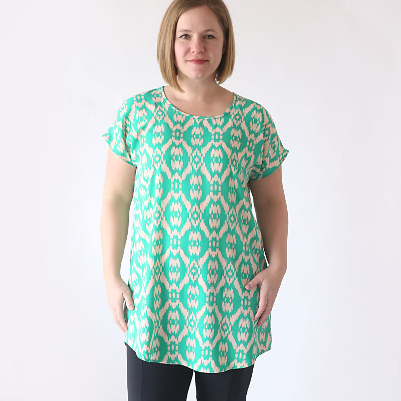 This easy to sew tunic pattern only has two pieces and is free in women's size L! Quick, easy sewing tutorial, perfect for spring.