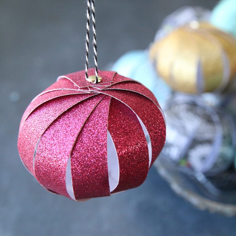 35 beautiful DIY handmade Christmas ornaments - It's Always Autumn