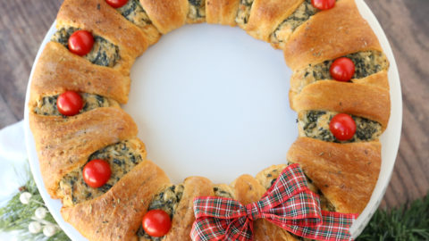 https://www.itsalwaysautumn.com/wp-content/uploads/2019/11/christmas-spinach-dip-wreath-480x270.jpg