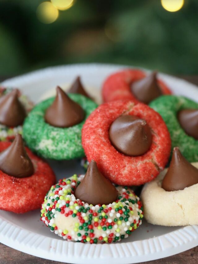 Shortbread Blossoms {Easy Holiday Cookie Recipe}Story - It's Always Autumn