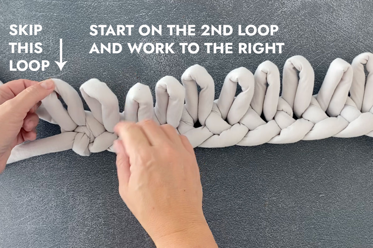 How to Arm Knit a Blanket