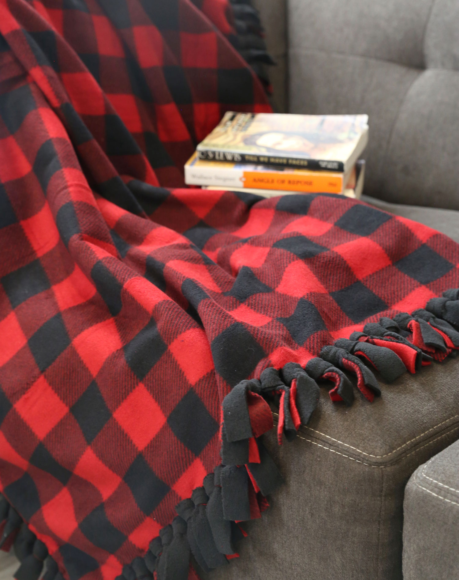 How to Make a Tied Fleece Blanket (No Sewing Required!) - FeltMagnet