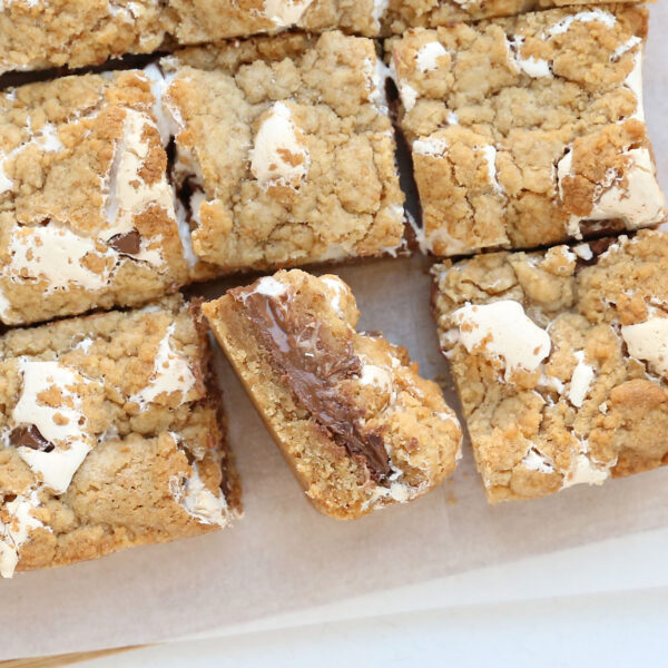 A s'mores cookie bar.