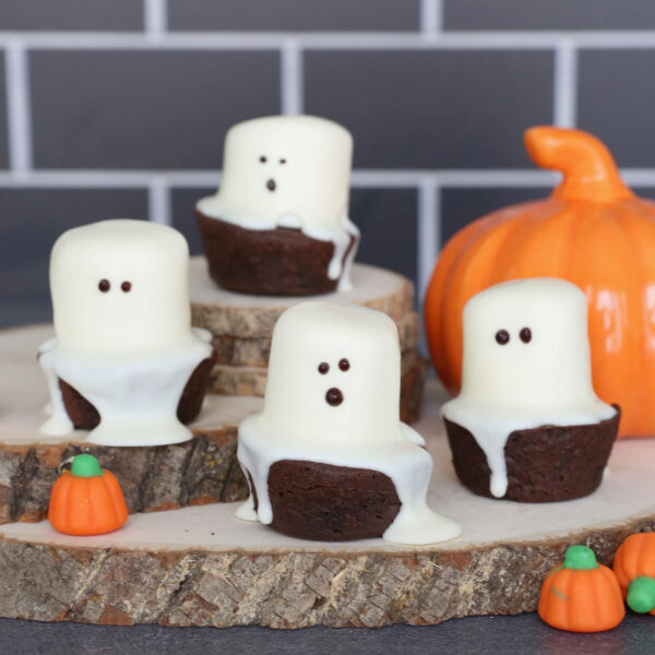 Ghost treats made from brownie bites and marshmallows.